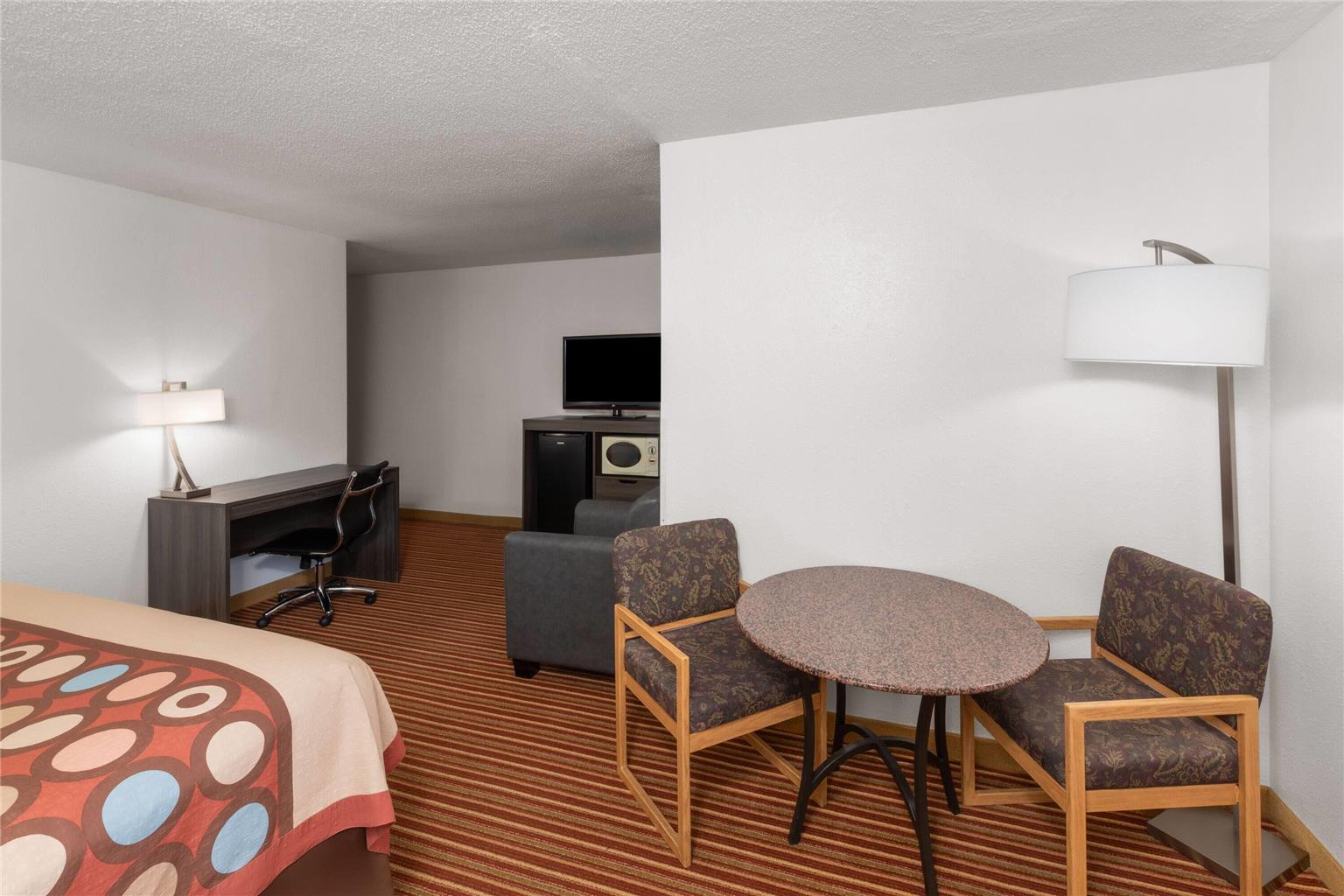 Super 8 by Wyndham Rock Port MO - photo 23