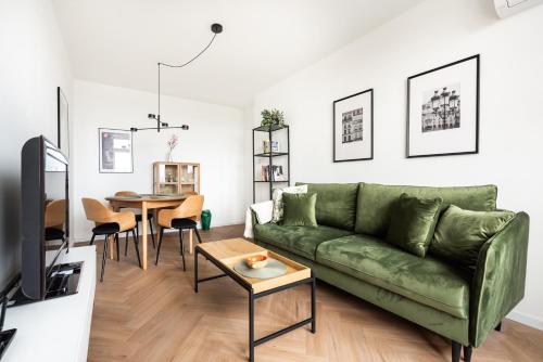 Saska Kępa 2 Bedroom Apartment by BookingHost — 4-Star Luxury Hotel in Warsaw, Poland