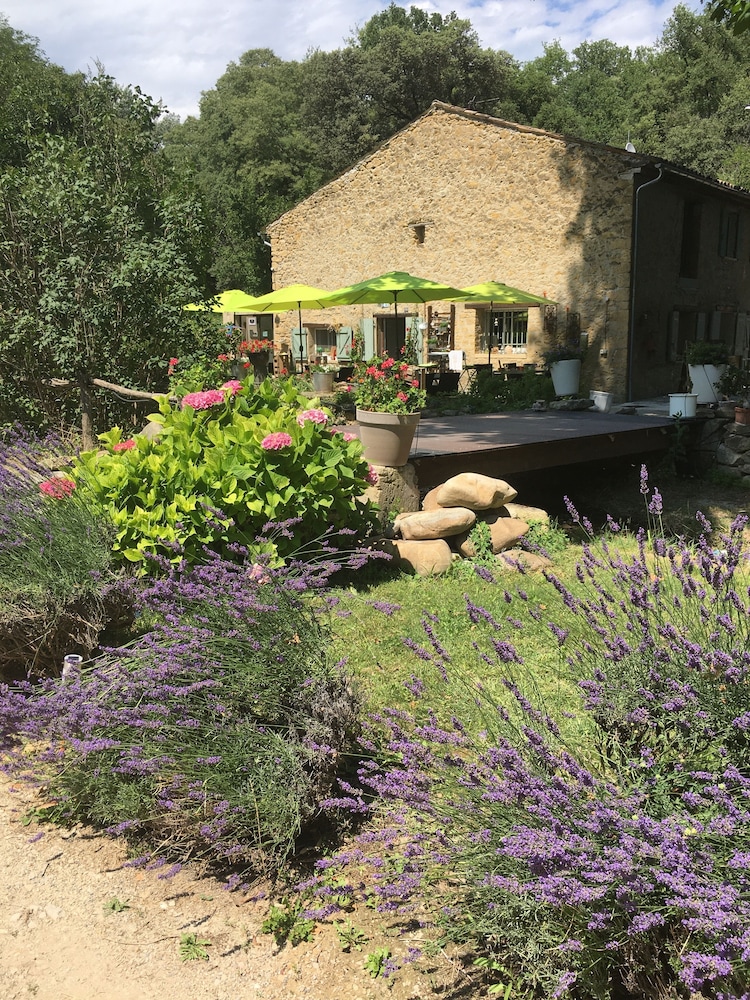 Le Mas aux Arômes — hotel in Puget-Sur-Argens