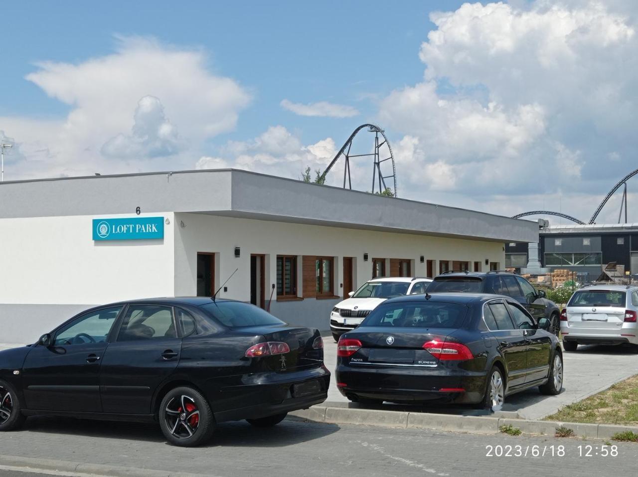 Loft Park Zator lokalizacja przy wej Parku in Zator, Poland