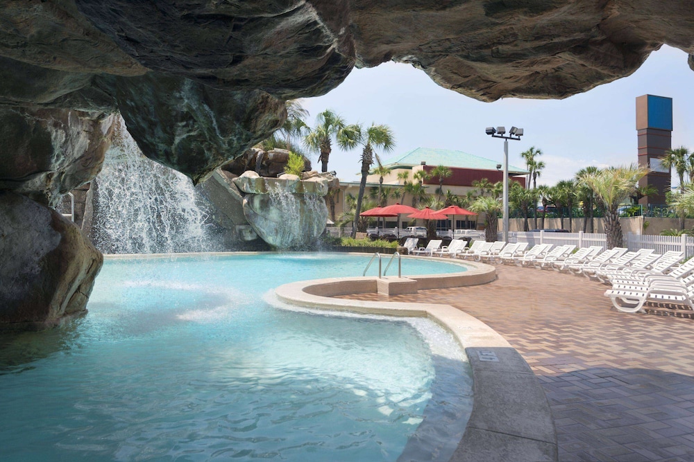 Days Inn by Wyndham Panama City Beach Beachfront Resort - photo 37