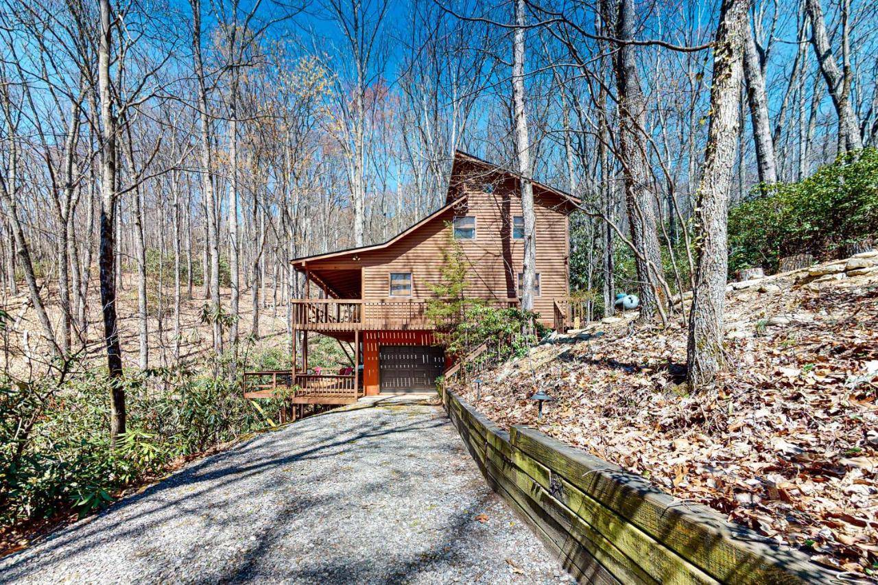 Brook Hollow - last minute hotel in Hendersonville