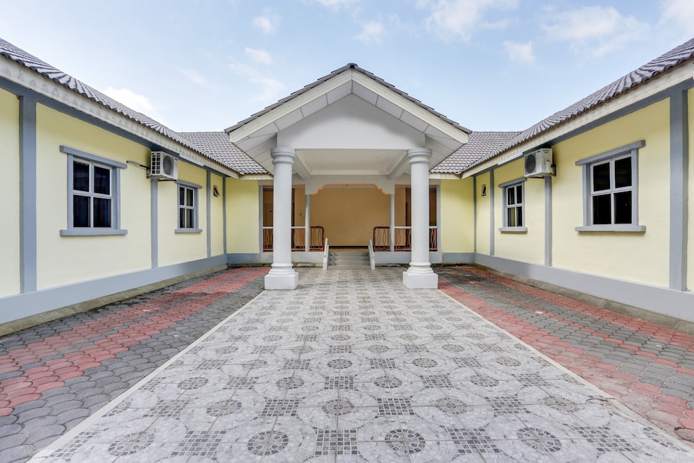 OYO 89660 Raudhah Inn Hotel — hotel in Tangkak
