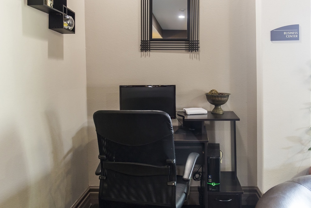 Red River Inn And Suites - photo 43