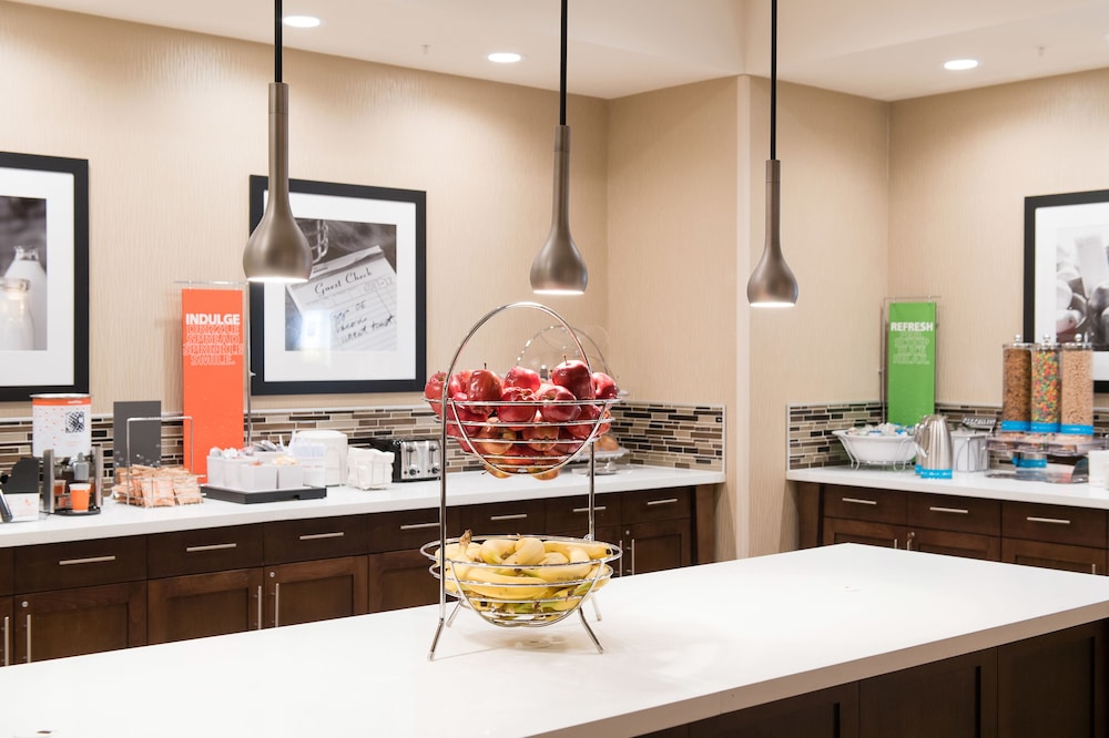 Hampton Inn & Suites Fayetteville - photo 47