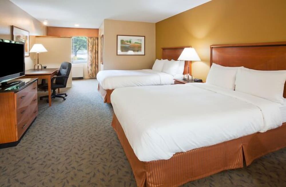 Hampton Inn Glendale Milwaukee WI - photo 4