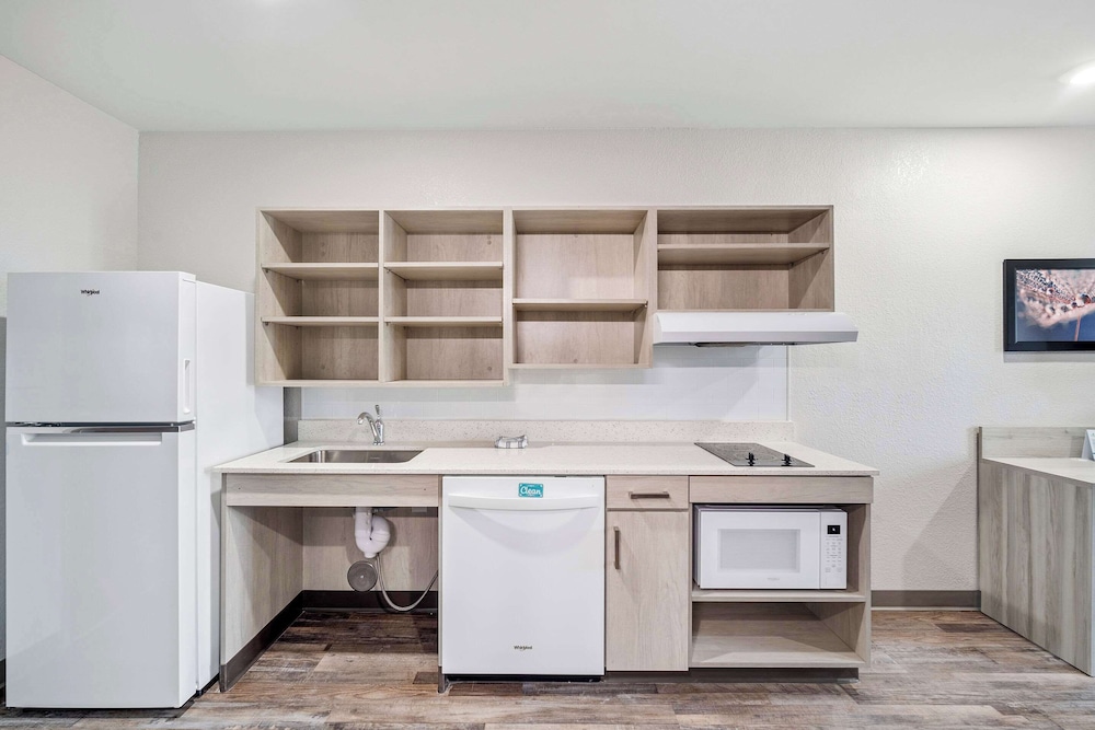Woodspring Suites Fort Myers Cape Coral - photo 32