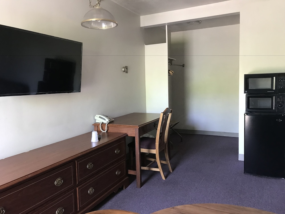 Allenwood Motel - photo 10