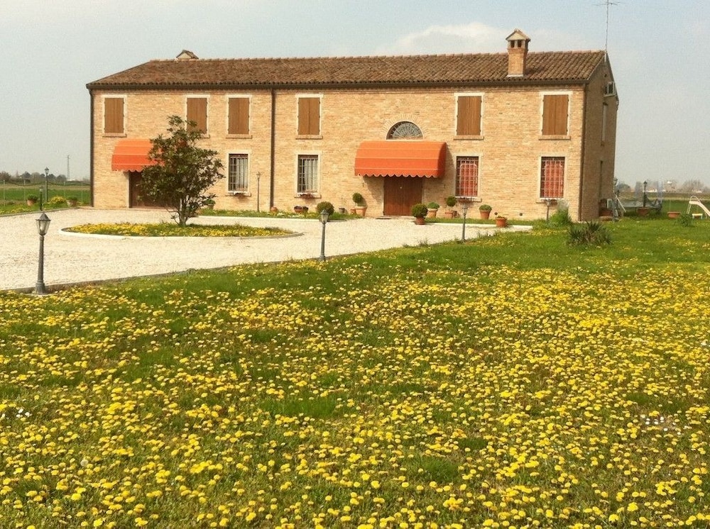 Il Frattiero B&B — 4-Star Luxury Hotel in Voghiera, Italy