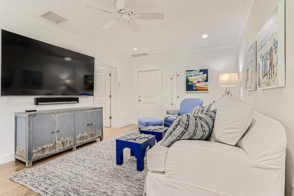 Banyan Cove 4bd 4.5ba Private Pool and Parking - photo 17