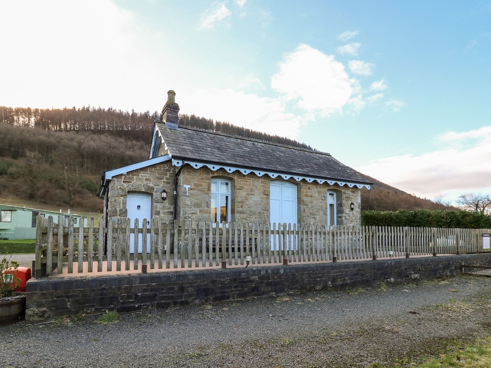 Railway Station Cottage — 4-Star Luxury Hotel in Llandrindod Wells, United Kingdom