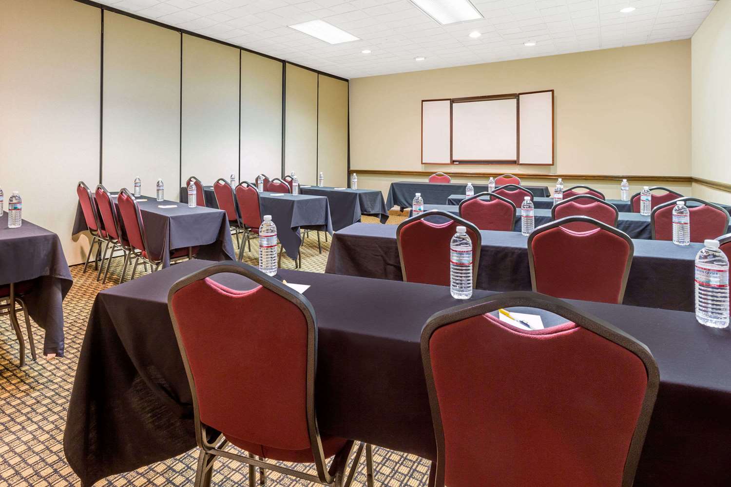 Days Inn by Wyndham Asheville Mall - photo 16