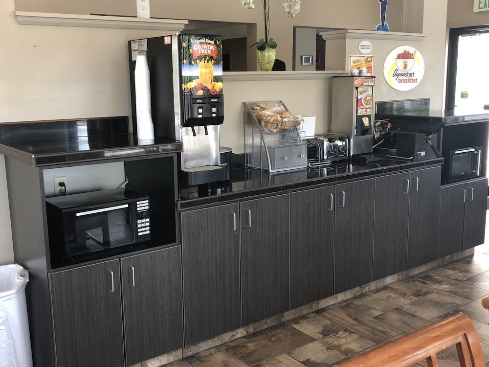 Super 8 by Wyndham Pocatello - photo 25