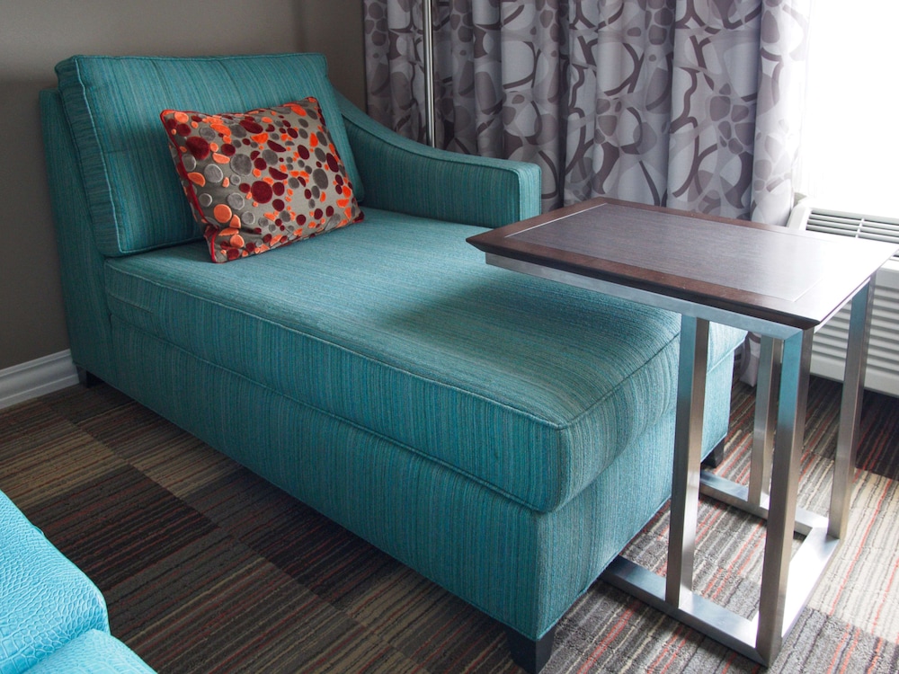 Hampton Inn & Suites Moore - photo 17