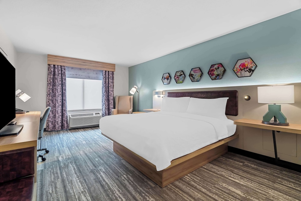 Hilton Garden Inn Cartersville - photo 17