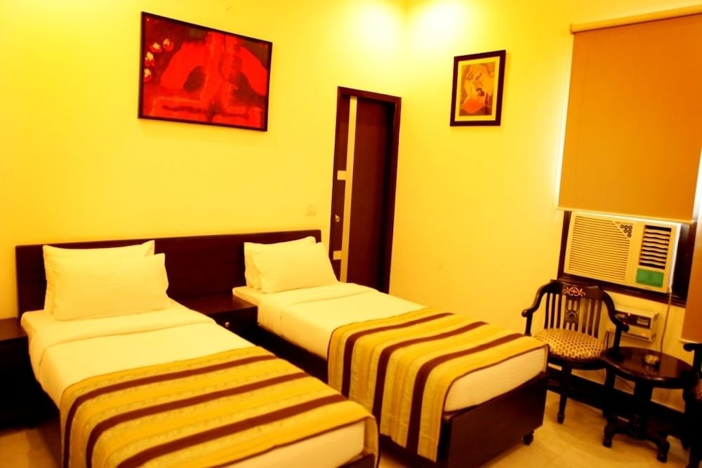 Hollyhocks Residency — Gurgaon — photo 2