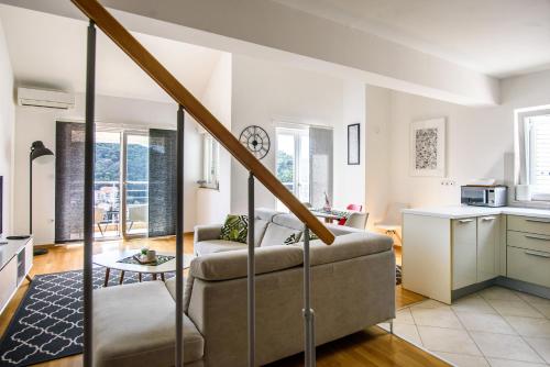 Summer Night Apartment By Duhomes