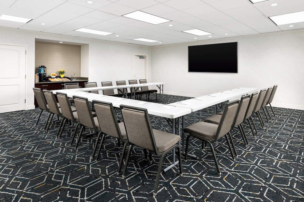 Homewood Suites by Hilton Portsmouth - photo 31