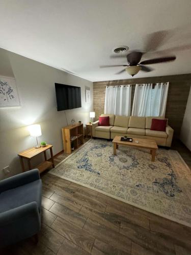 Wonderstruck on Wendover 20 Mins to Downtown in Mobile, United States