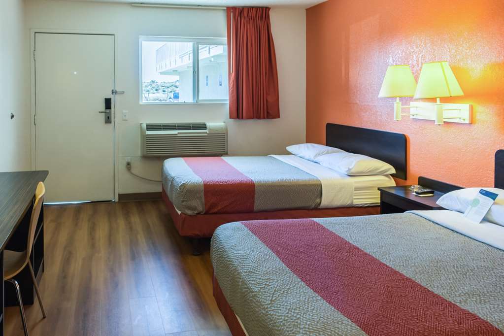 Motel 6 Bakersfield CA East - photo 18