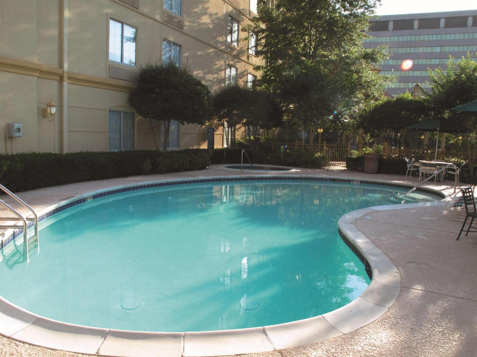 La Quinta Inn & Suites By Wyndham Memphis Primacy Parkway - photo 4