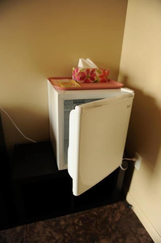 Camelot Inn at Honeyville - photo 7