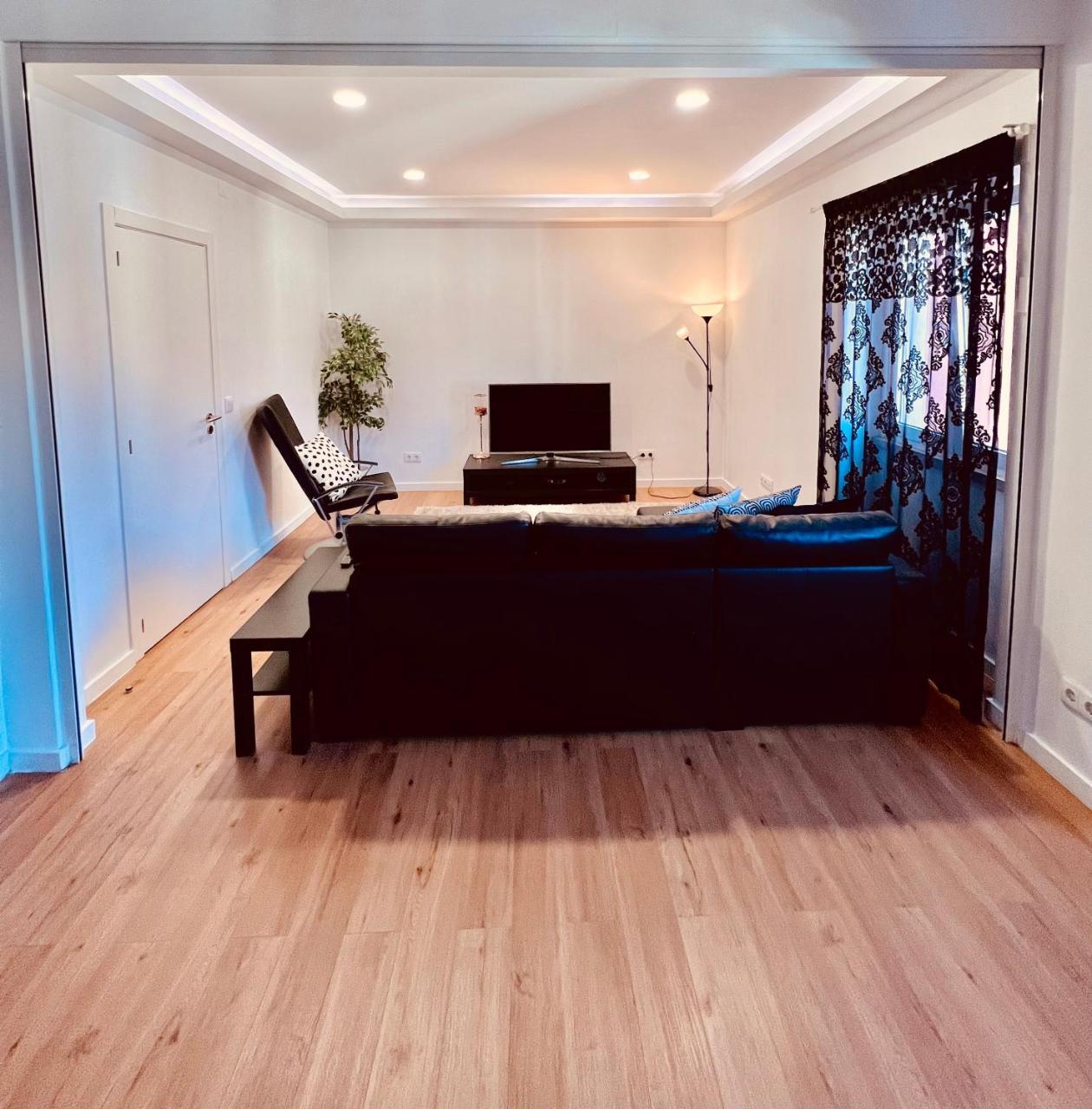 Charming Villa Flat in Penha de França — 4-Star Luxury Hotel in Lisbon, Portugal