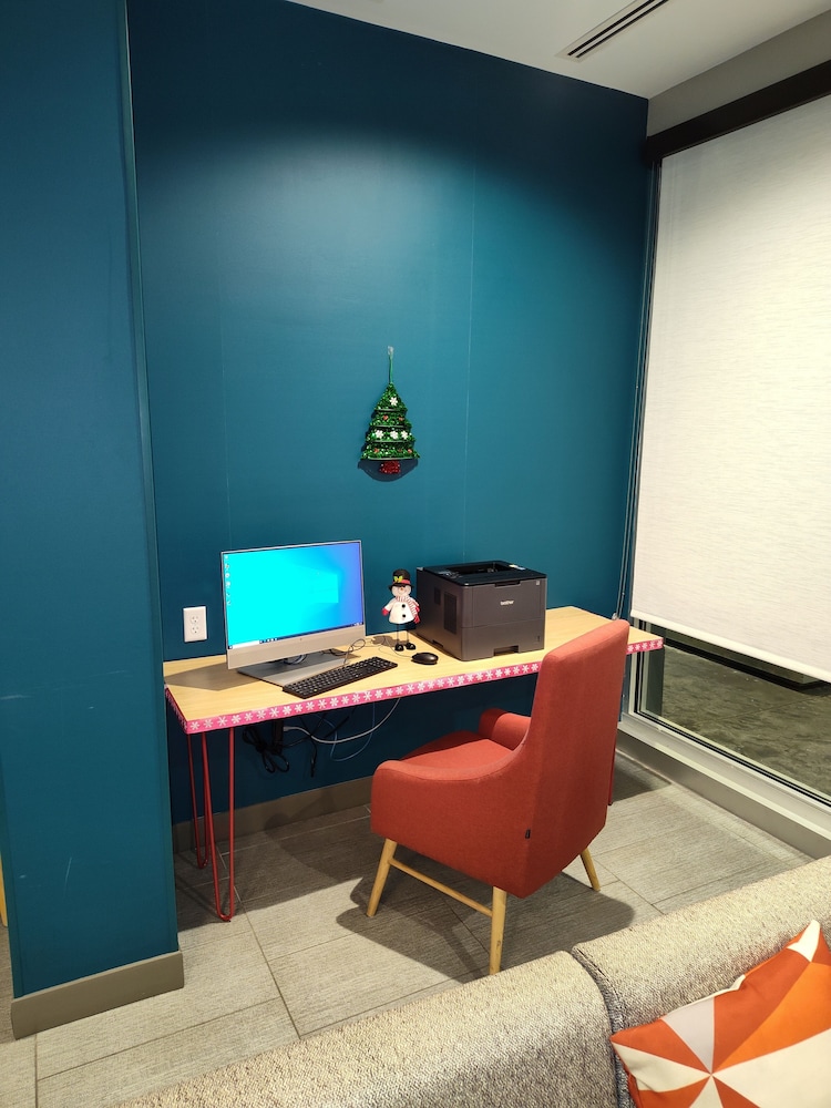 avid hotel Kalamazoo East by IHG - photo 22