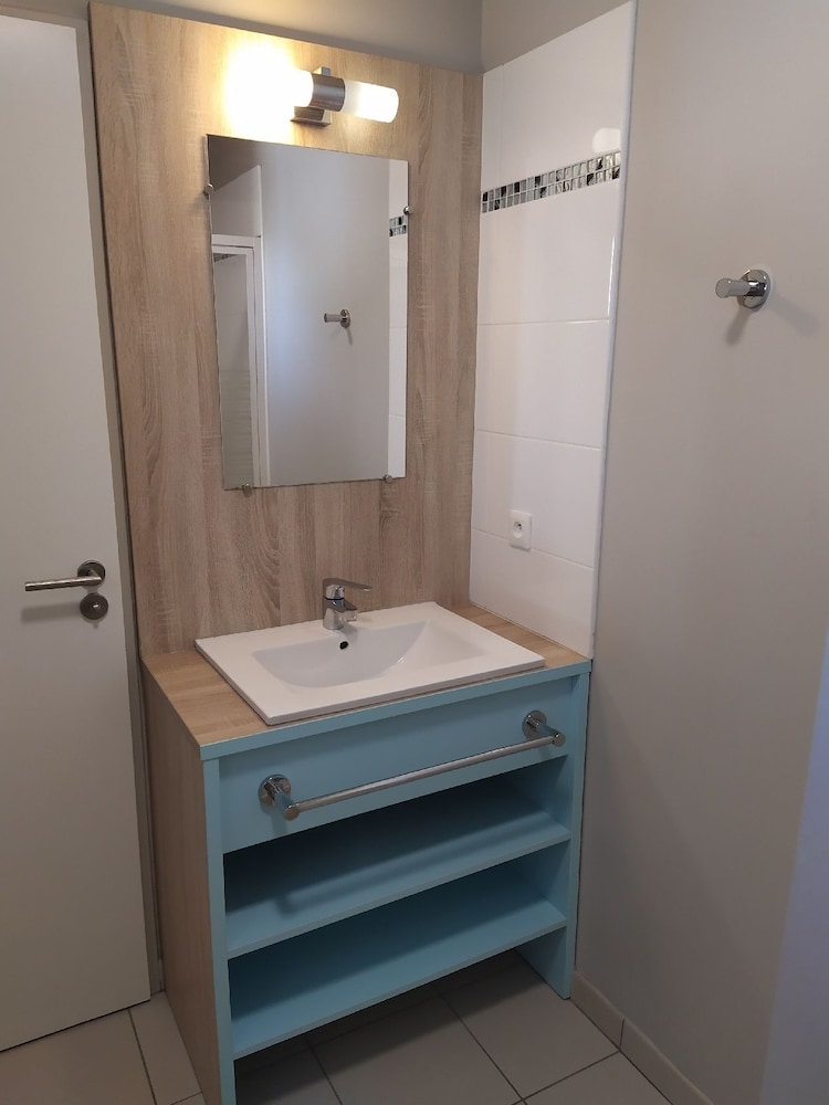Lagrange Vacances La Grenadine - carbon neutral hotel in Marseillan
