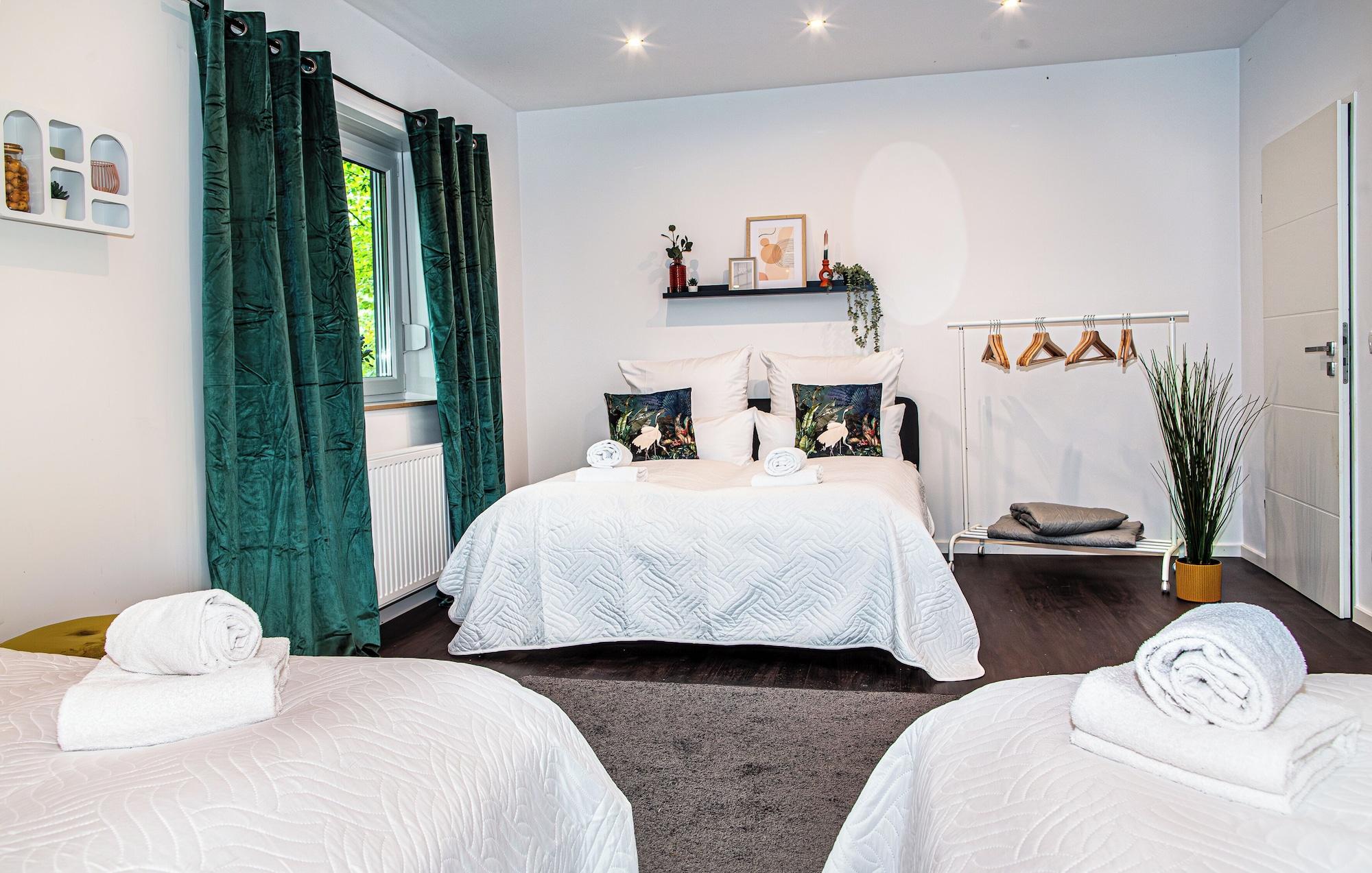 Bendorfer Stadl mit Whirlpool & Sauna — 4-Star Luxury Hotel in Bendorf, Germany