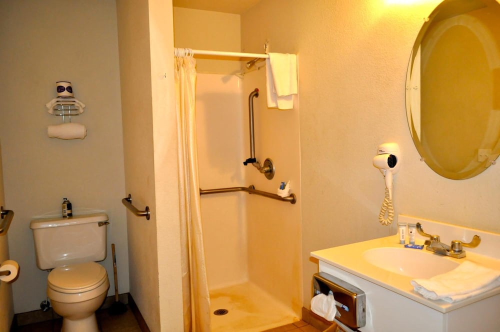 Andrews Motor Inn - photo 27