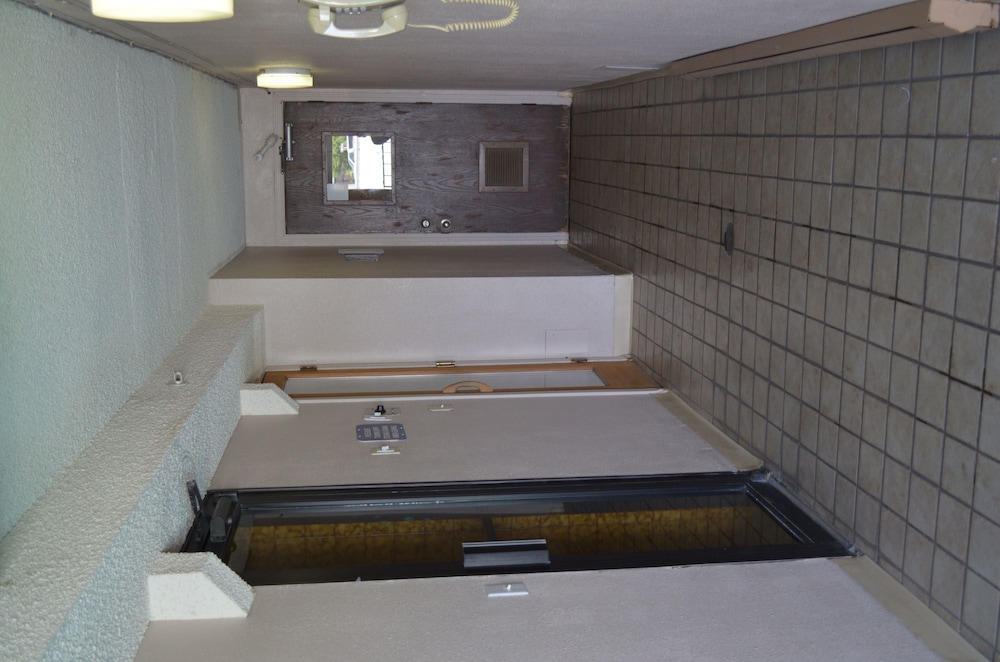 Nampa Inn & Suites - photo 26