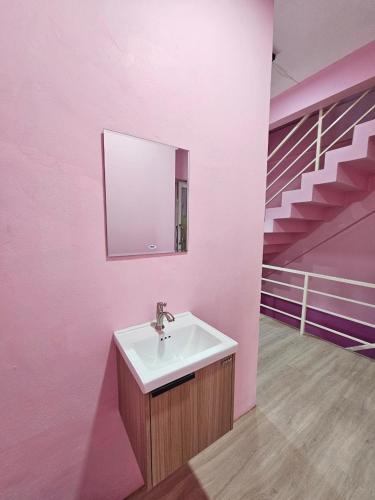 Hostel In The City