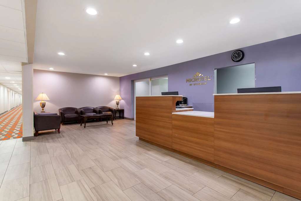 Microtel Inn & Suites by Wyndham Philadelphia Airport - photo 3