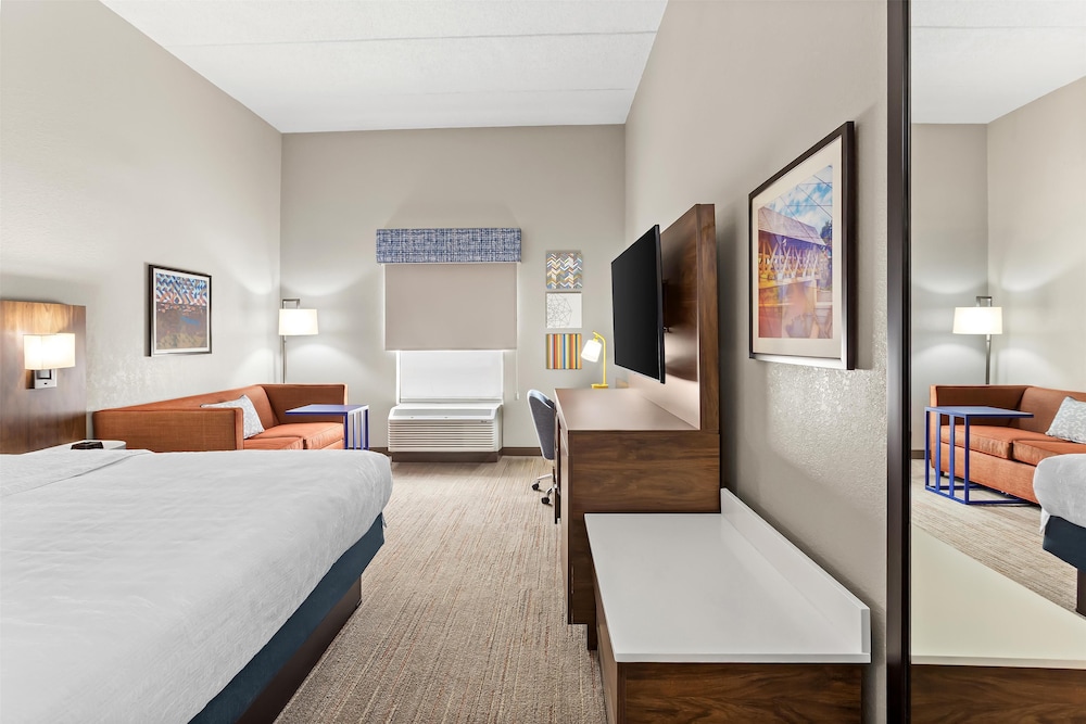 Hampton Inn & Suites Bolingbrook - photo 22
