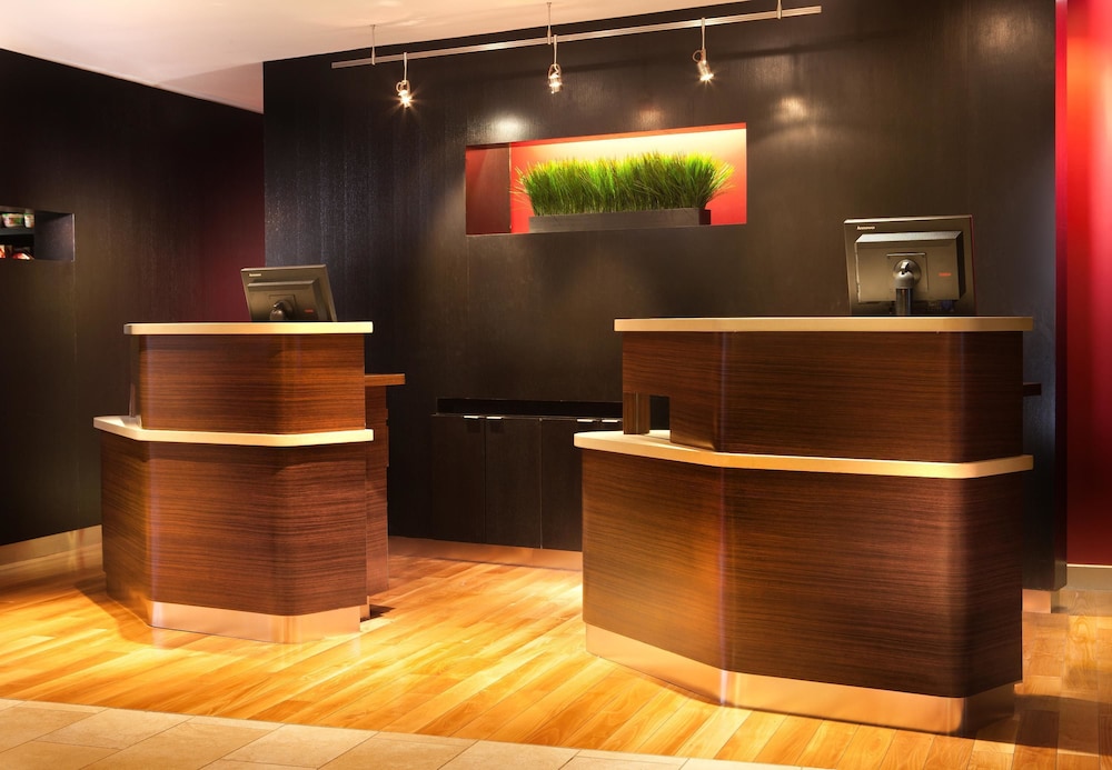 Courtyard Marriott Denton - photo 2