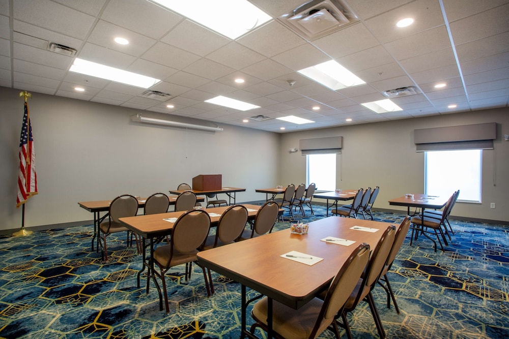 Hampton Inn Watertown - photo 25