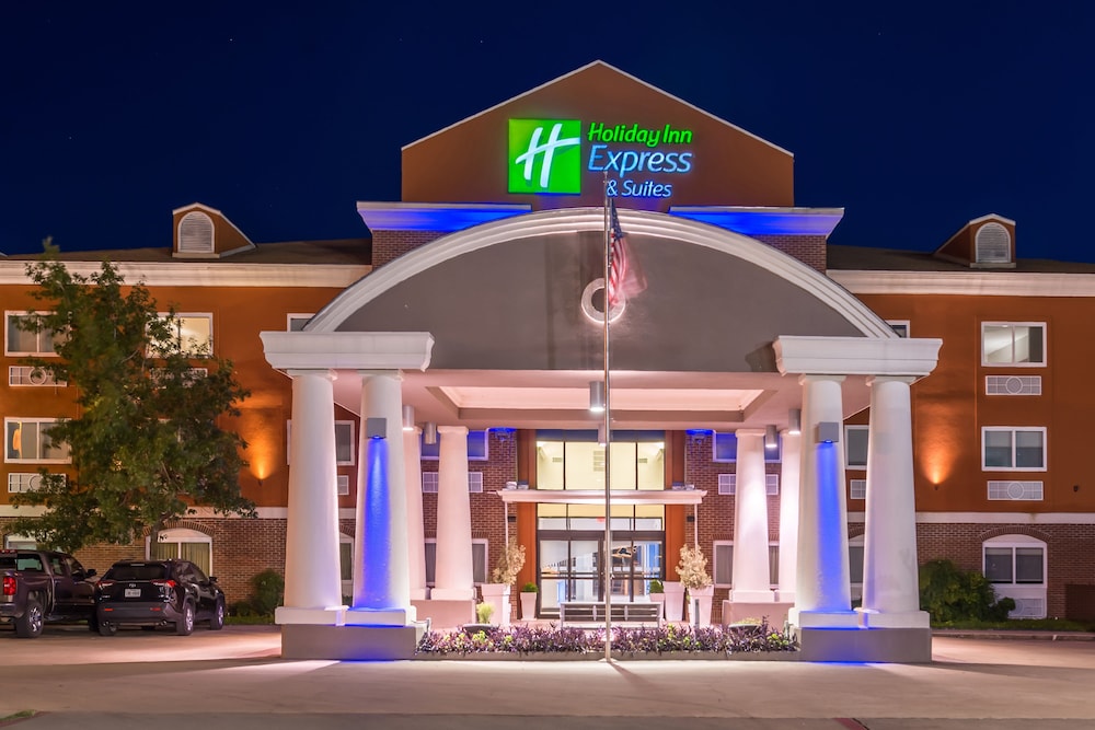 Holiday Inn Express Hotel & Suites Elgin by IHG - photo 46