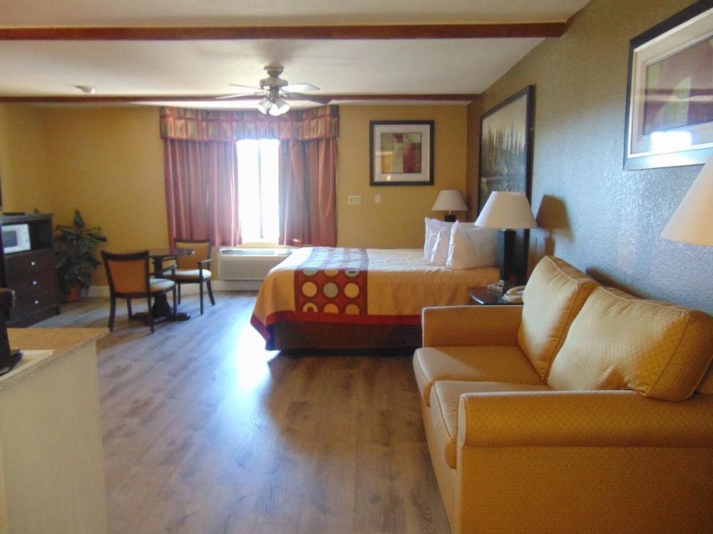 Super 8 by Wyndham Payson - photo 8