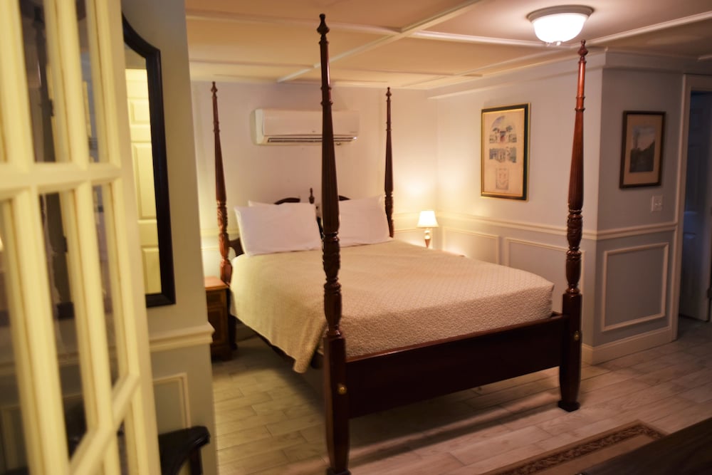 Bellevue Manor - photo 4