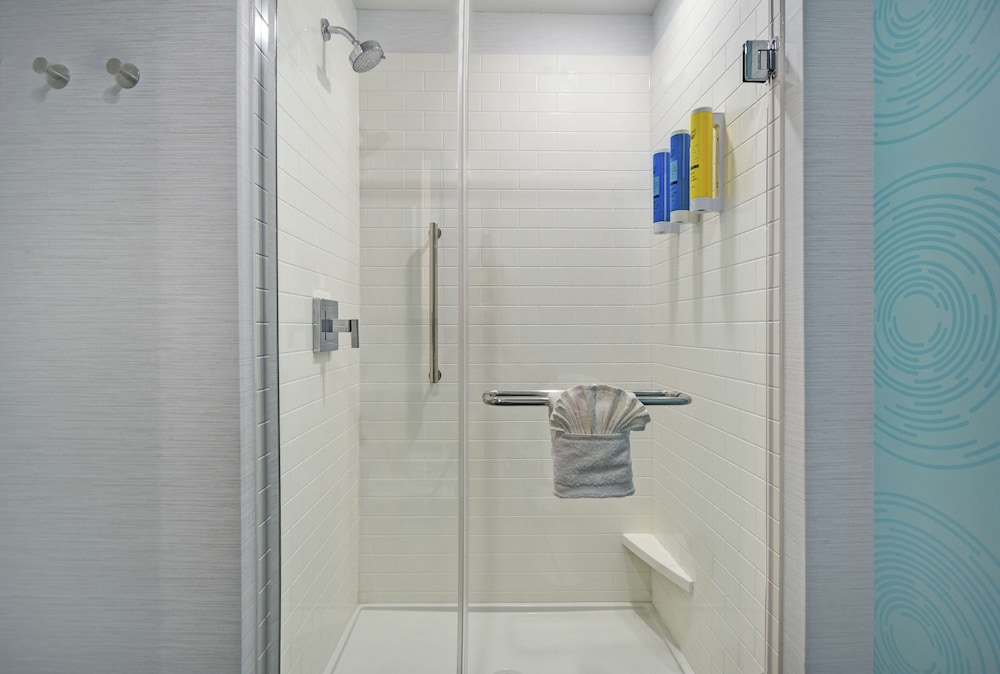 Tru by Hilton Grand Rapids Airport - photo 14