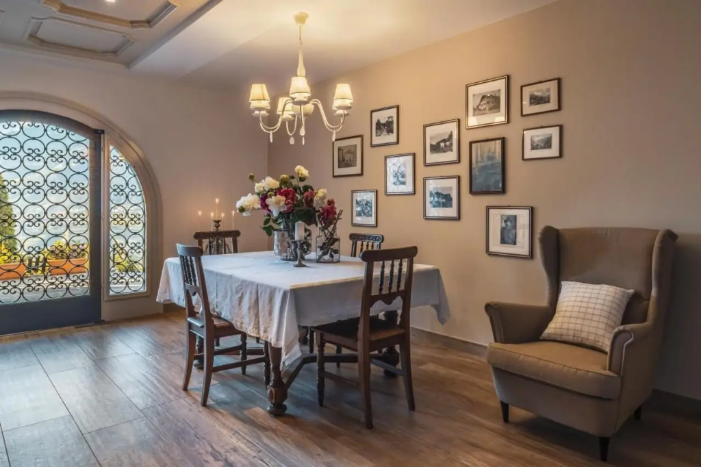 Dornsberg Panoramic Apartments — 4-Star Luxury Hotel in Scena, Italy