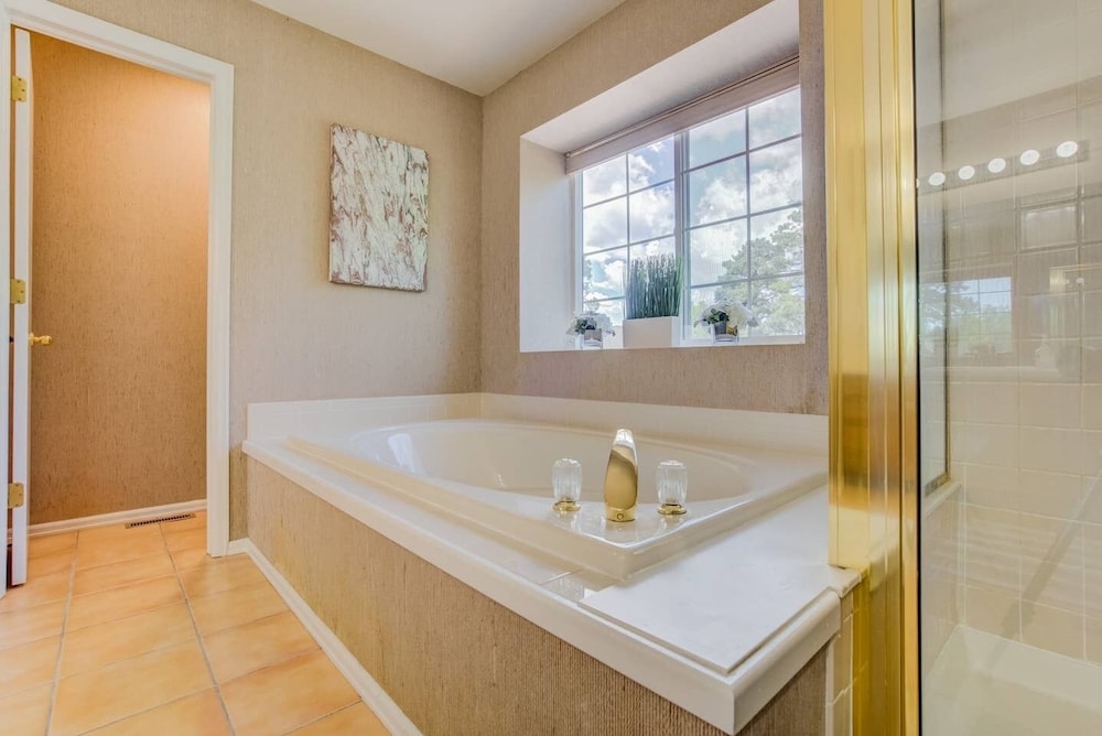 4BR AF Academyw hot Tub & Firepit - photo 37