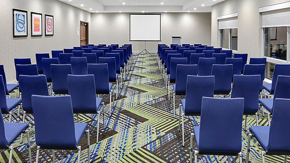 Holiday Inn Express Hotel & Suites Mount Pleasant by IHG - photo 50