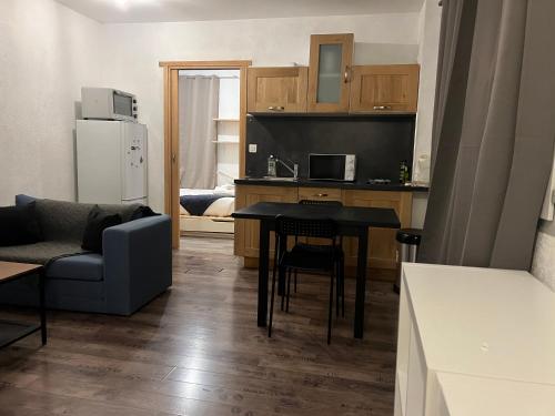 T2 Saint Priest — hotel in Saint-Priest
