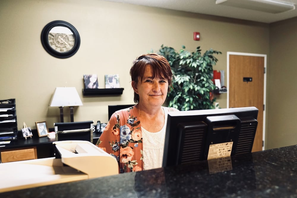 Bowman Inn & Suites - photo 3