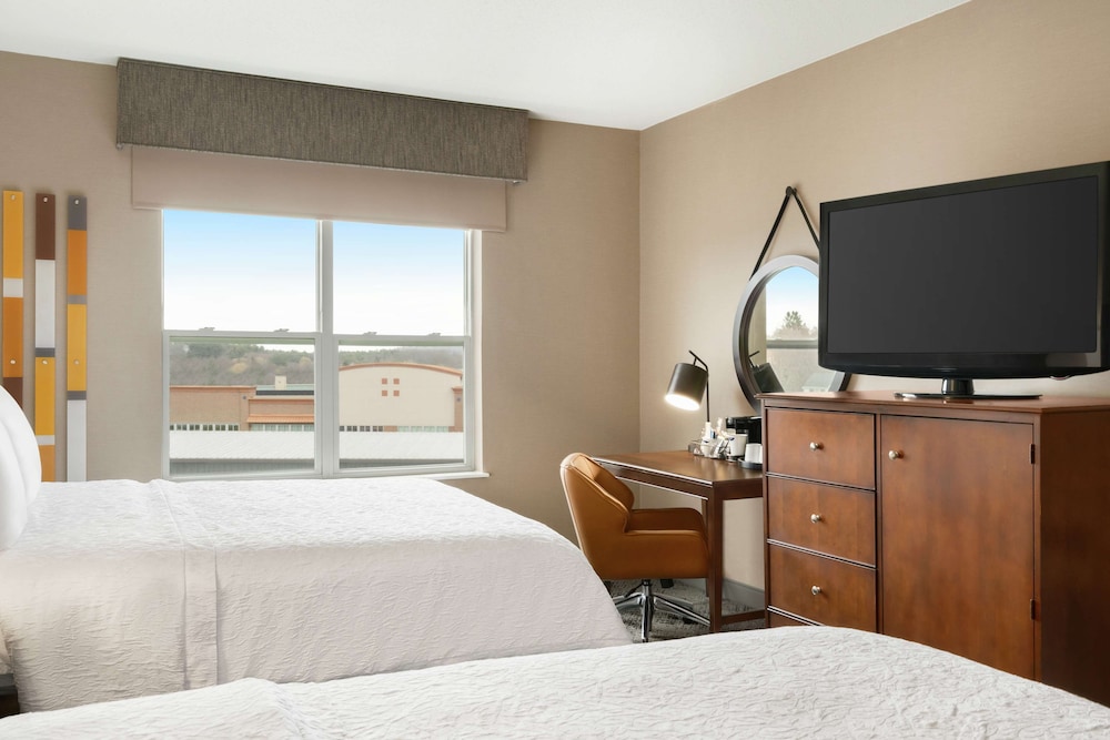 Hampton Inn & Suites Exeter - photo 16