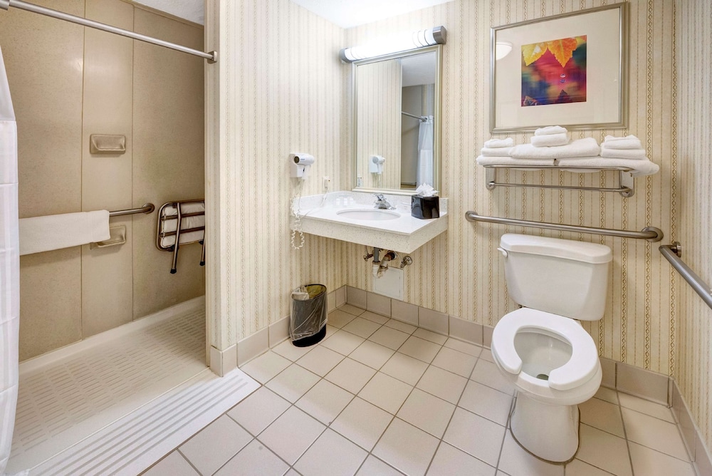 Hilton Garden Inn Portland Airport - photo 21