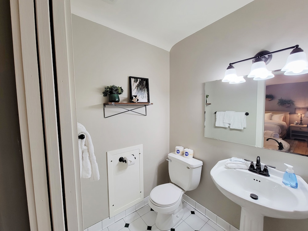 Historic GG Barnum Mansion by Heirloom Boutique Collection - photo 79