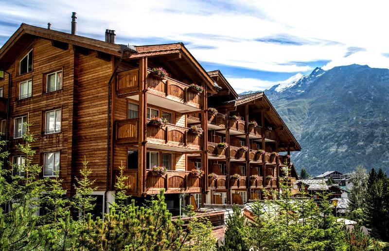 Wellnesshotel Schweizerhof — 4-Star Luxury Hotel in Saas Fee, Switzerland